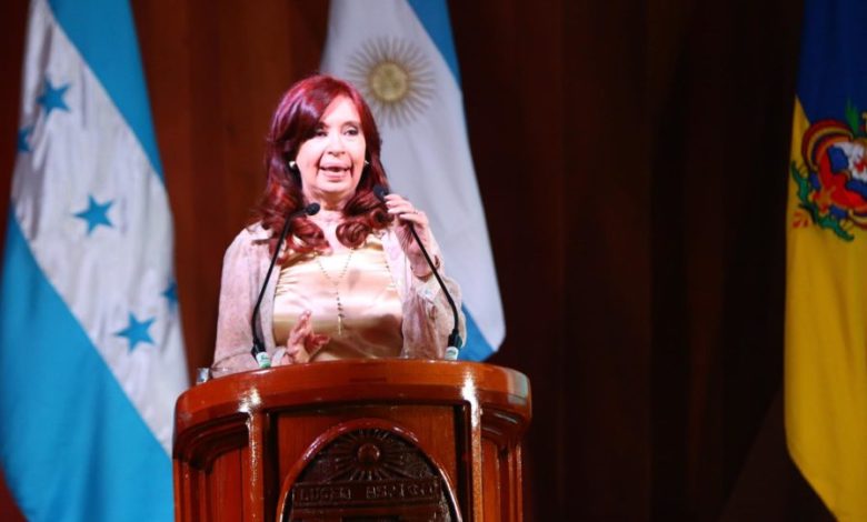 argentine-prosecutor-asks-for-12-years-in-prison-for-cristina-kirchner