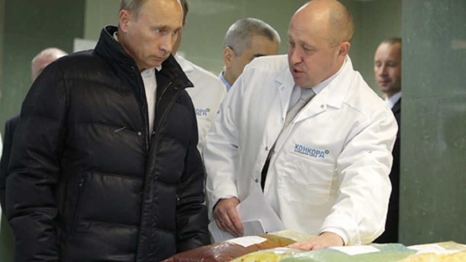 who-is-yevgeny-prigozhin,-the-“putin-chef”-and-leader-of-the-wagner-group-mercenaries