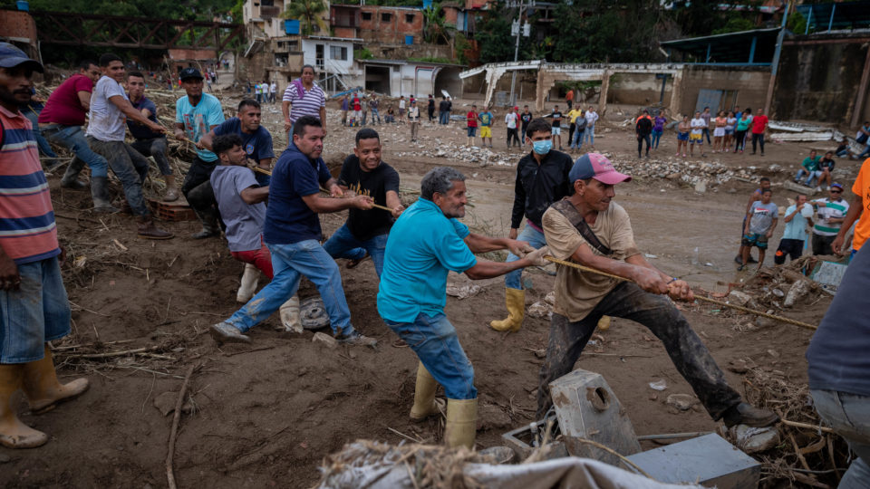 rain-leaves-42-dead-and-dozens-missing-in-venezuela